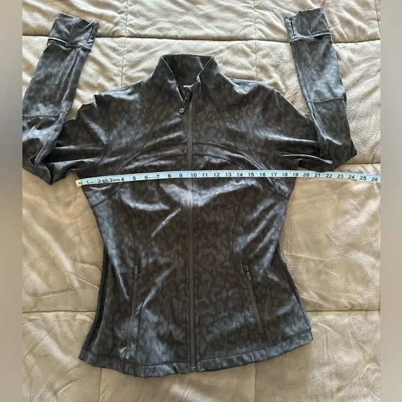 NWOT Lululemon Define Jacket - Picture 8 of 16